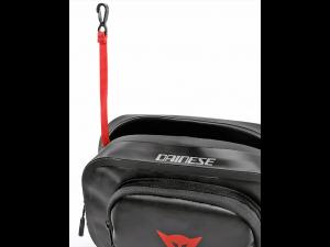 На фото Сумка поясная DAINESE EXPLORER 001 BLACK